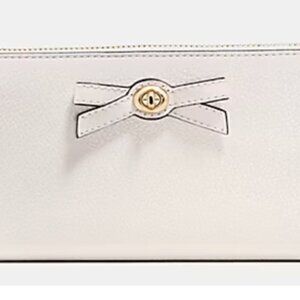 COACH TURN LOCK BOW ACCORDION ZIP WALLET IN PEBBLE LEATHER  F53415